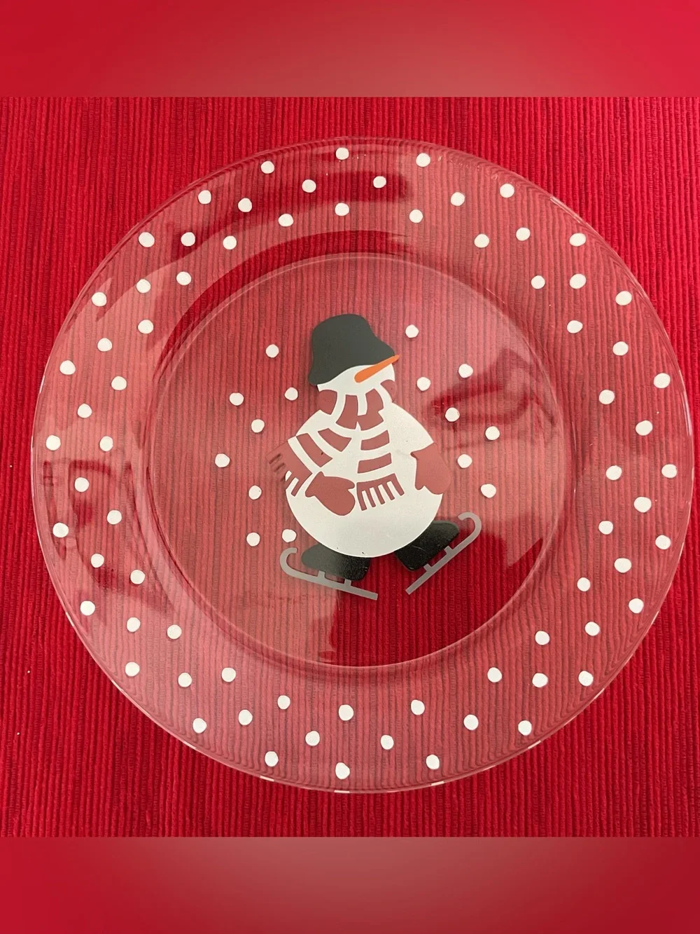 NWOT Crate & Barrel Clear Glass Ice Skating Snowmen 8” Plates, Set of 4